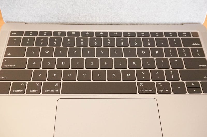 今使っているMacBook Airは英字キーボード